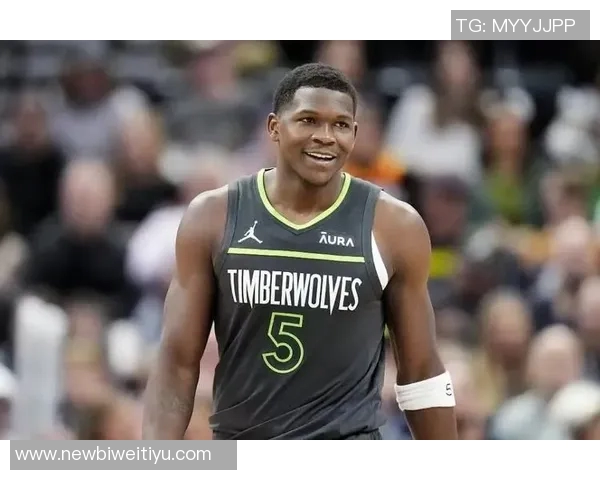 爱德华兹首节表现出色9投4中三分球命中率待提高